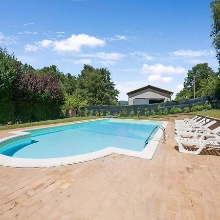 In With Pool & Sun Terrace